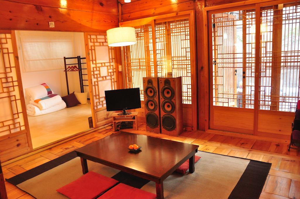Hueahn Hanok Guesthouse โซล ภายนอก รูปภาพ